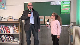 Patrice Garrigues, Conseiller Régional au micro des Jeunes Reporters de l'école George Sand à Montauban.